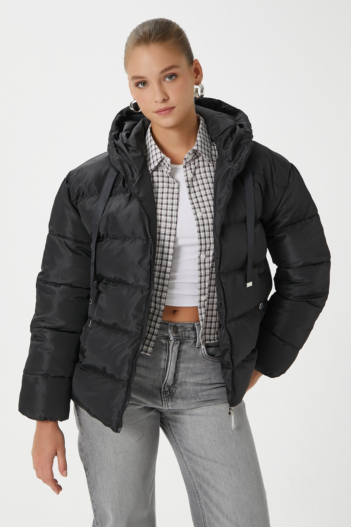 Kadın Strong Oversize Şişme Dik Kapüşonlu Siyah Mont
