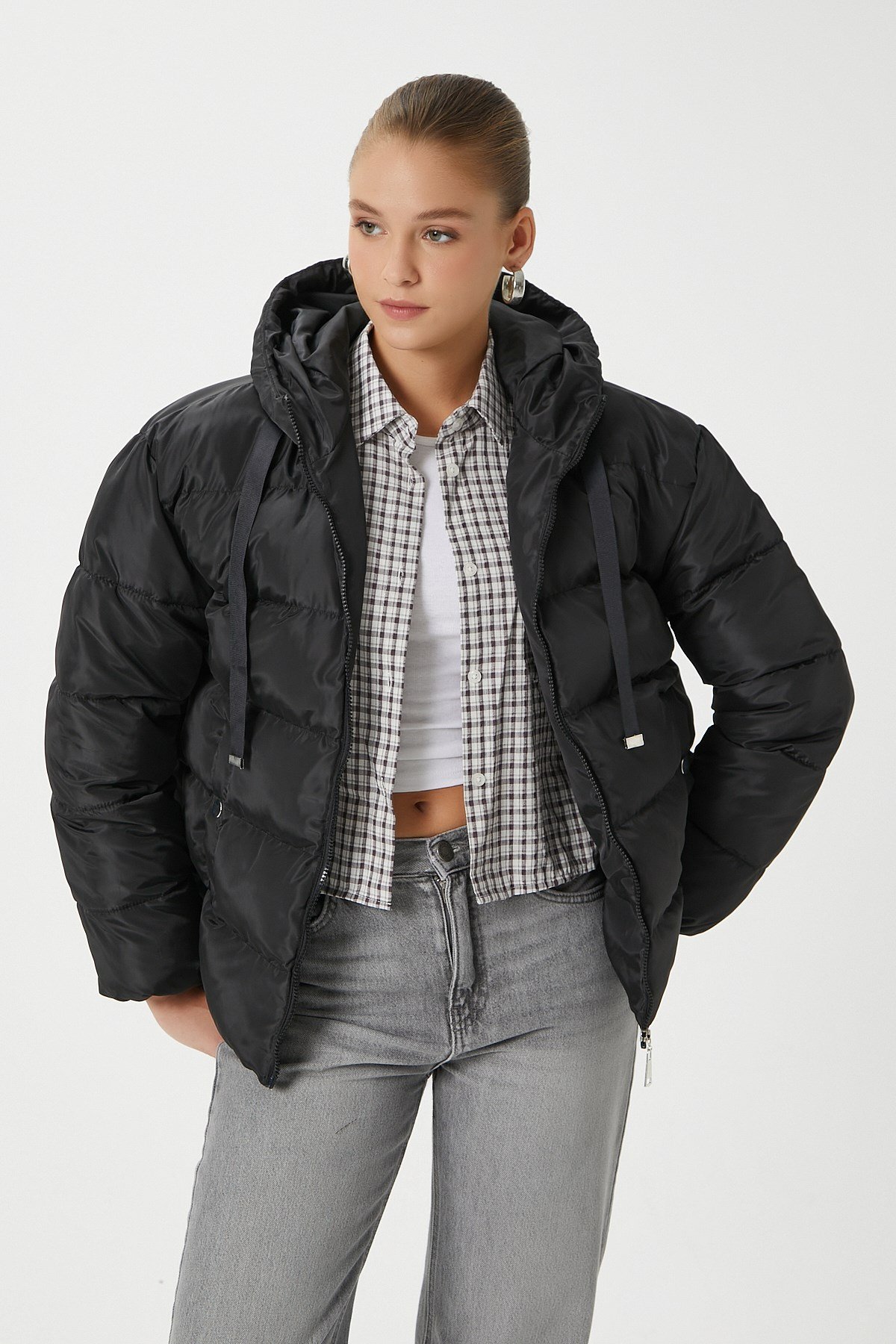 Kadın Strong Oversize Şişme Dik Kapüşonlu Siyah Mont
