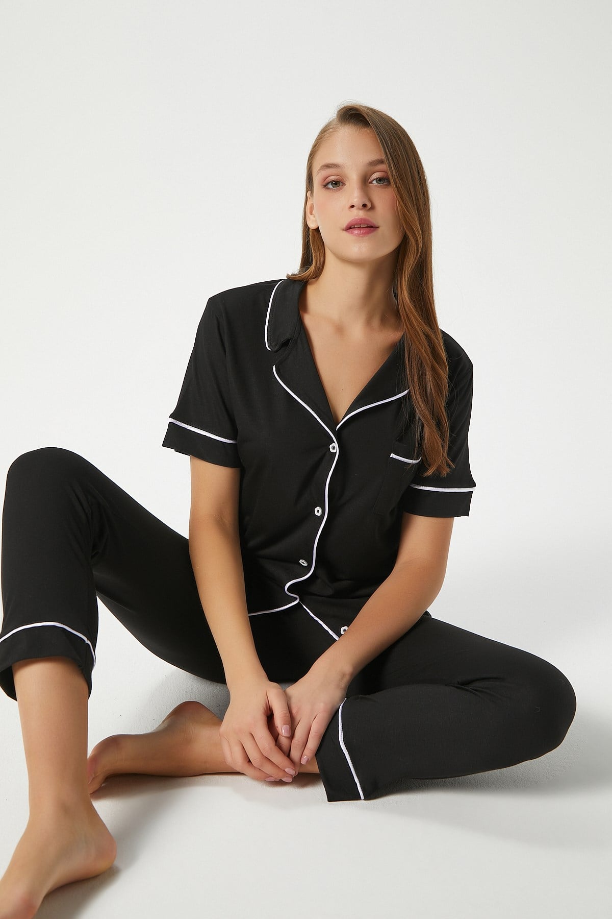 Kadın Vanessa Viskon Ön Düğmeli Kısa Kol Biyeli Siyah Alt Üst Pijama Takımı