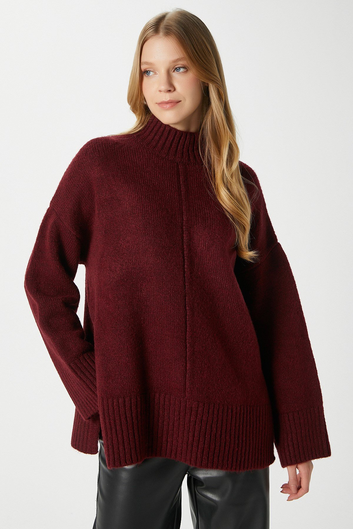 Kadın Wonder Yumuşacık Dik Yaka Bordo Yırtmaçlı Oversize Triko Kazak