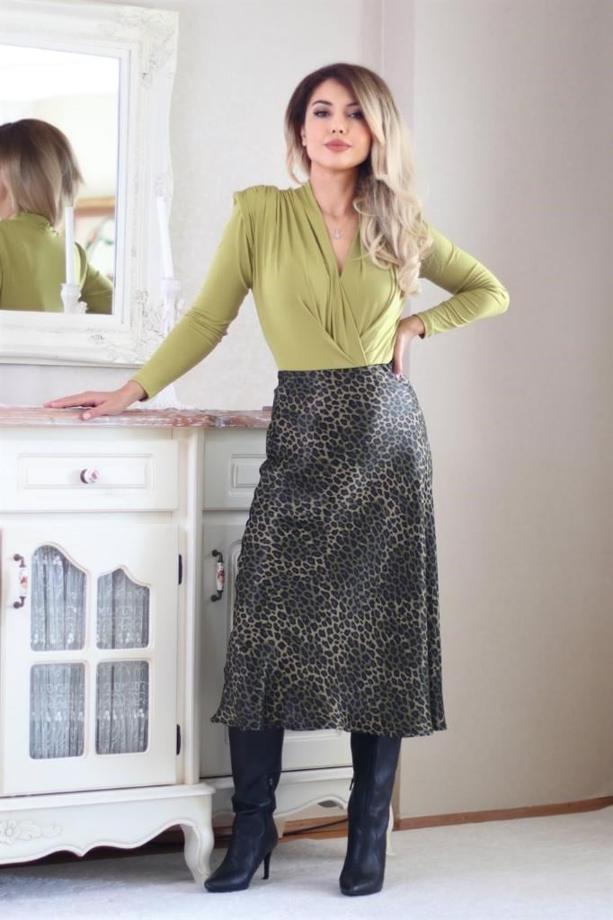 Kadın Yeşil Leopar Midi Saten Etek 