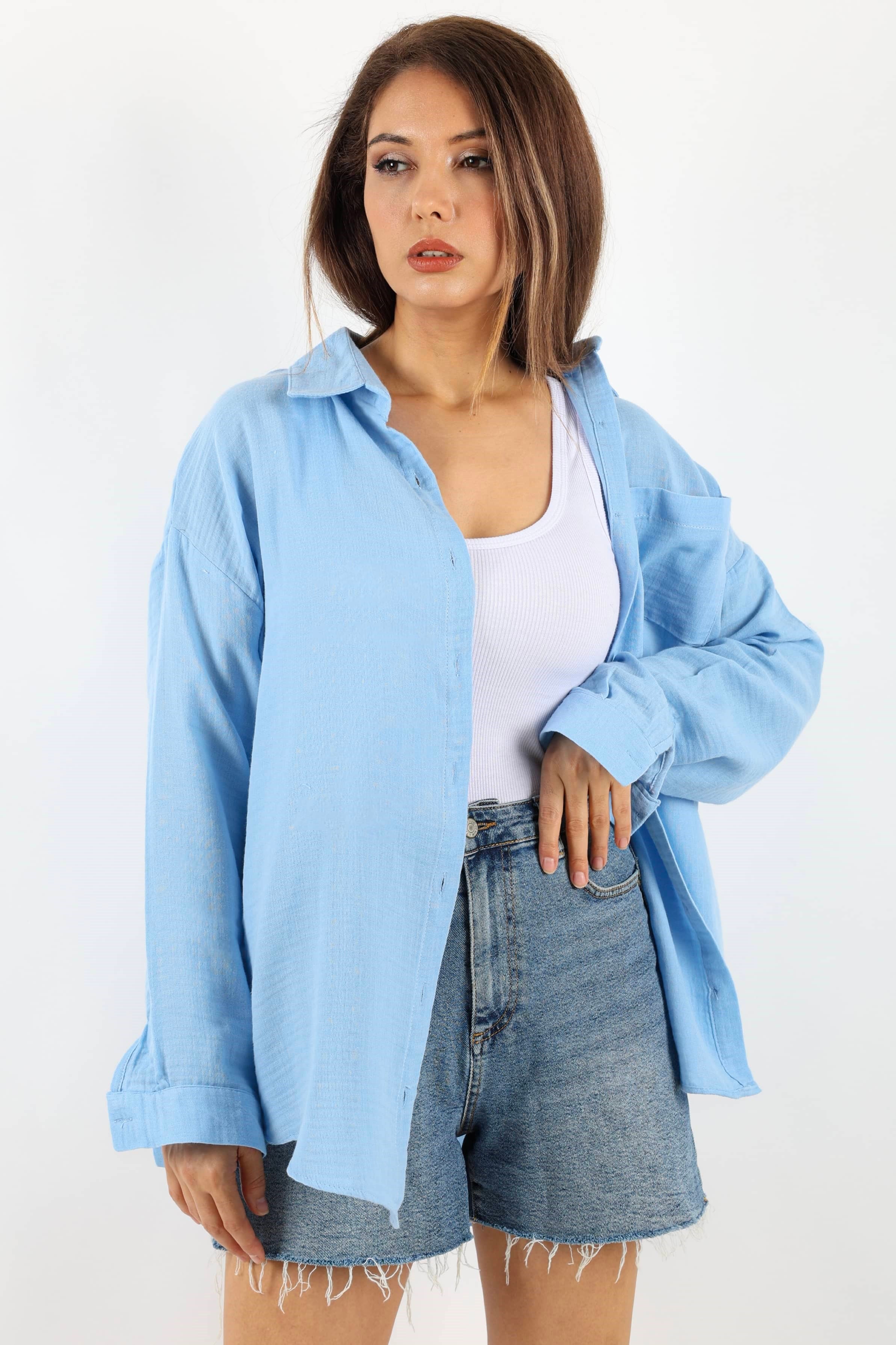Kadın Yumuşak Müslin Kumaş Uzun Açık Mavi Oversize Gömlek