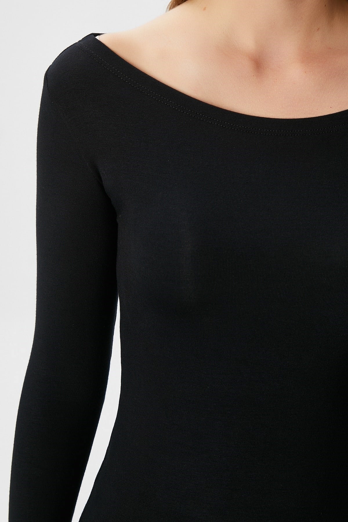 Kayık Yaka Need Uzun Kollu Siyah Soft Top / Bluz