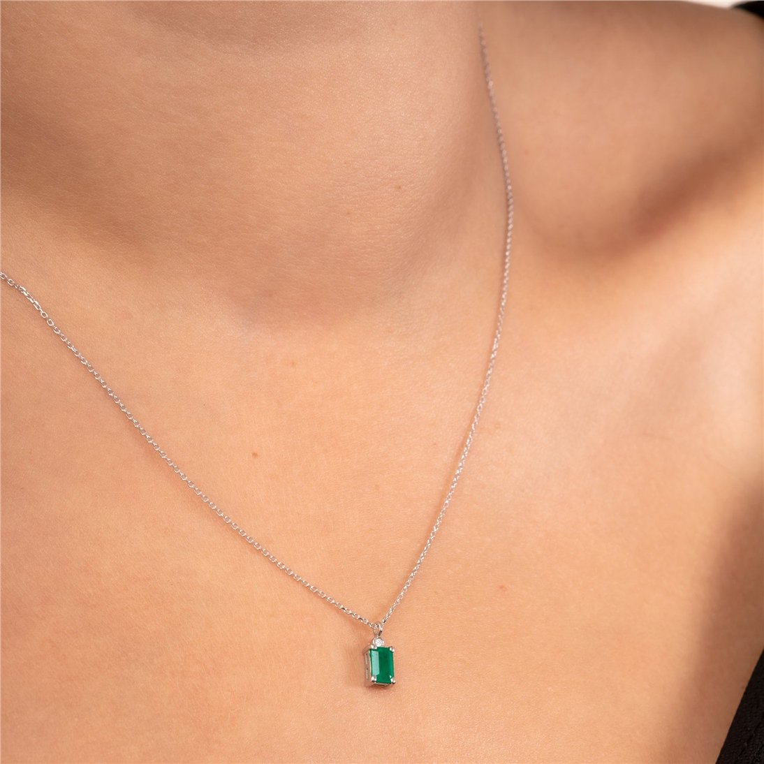 Goldstore-14K Solid Gold Classic Baguette Emerald Necklace with Diamond, Solitaire Rectangle Emerald Cut Necklace, Luxury Green Birthday Gift For Her