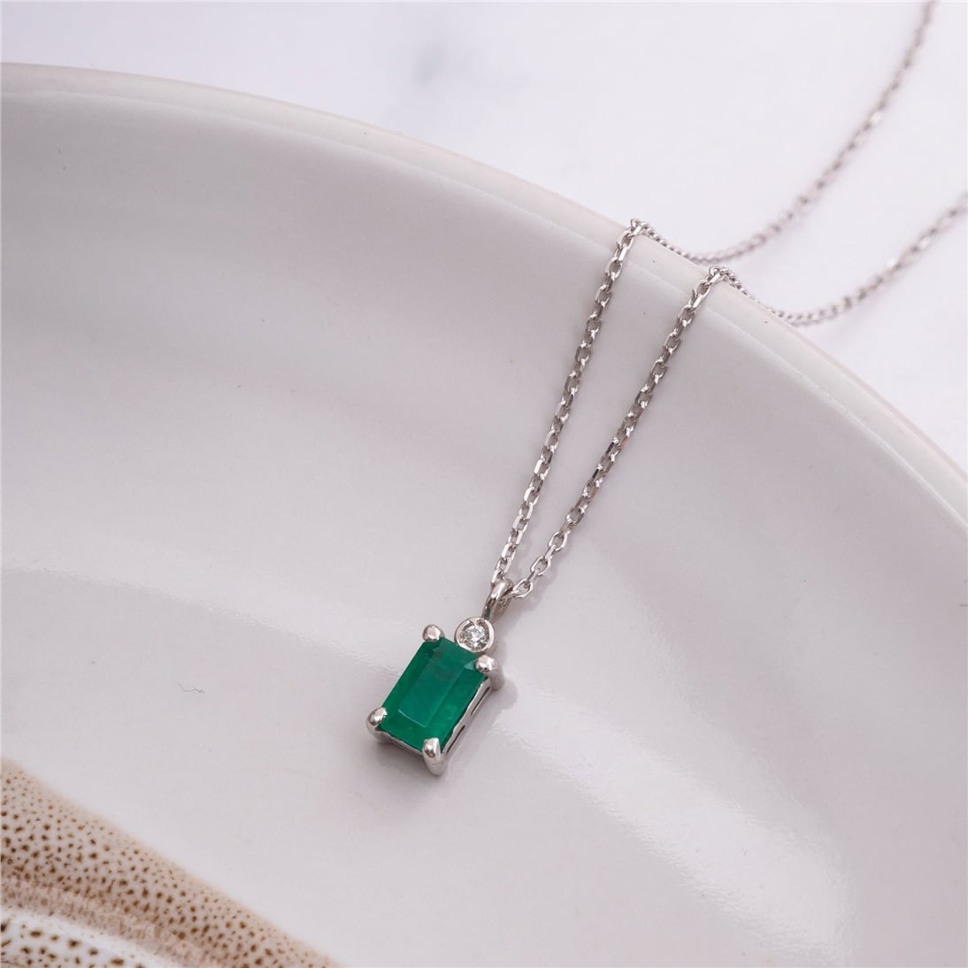 Goldstore-14K Solid Gold Classic Baguette Emerald Necklace with Diamond, Solitaire Rectangle Emerald Cut Necklace, Luxury Green Birthday Gift For Her