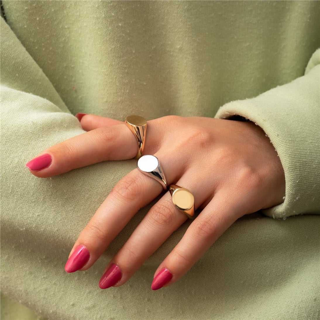 Goldstore-Custom Initial Engraved Signet Ring in 14K 18K Solid Gold, Personalize Letter Signet Circle Gold Ring Available in Gold Rose and White Gold
