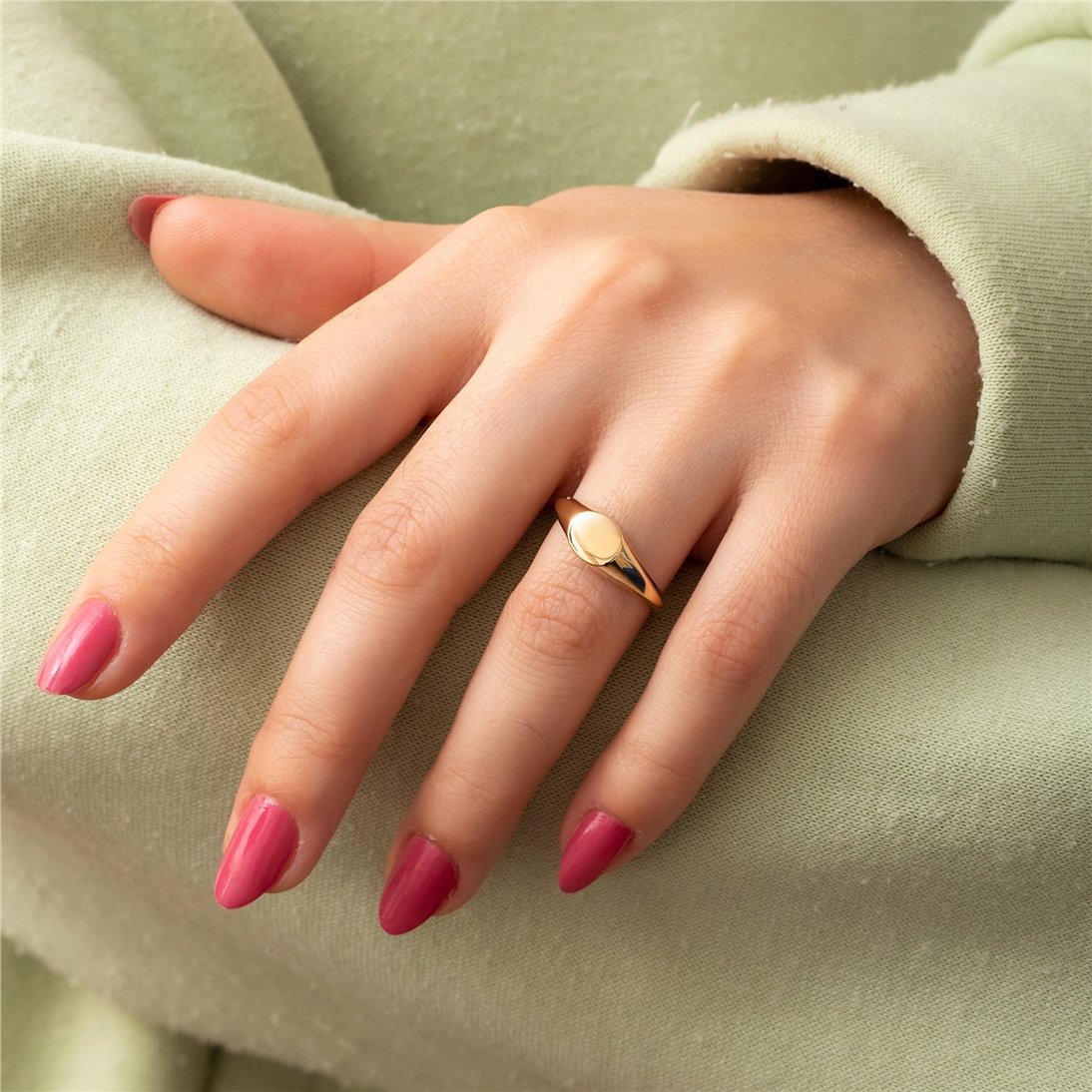 Goldstore-Custom Initial Engraved Signet Ring in 14K 18K Solid Gold, Personalize Letter Signet Circle Gold Ring Available in Gold Rose and White Gold