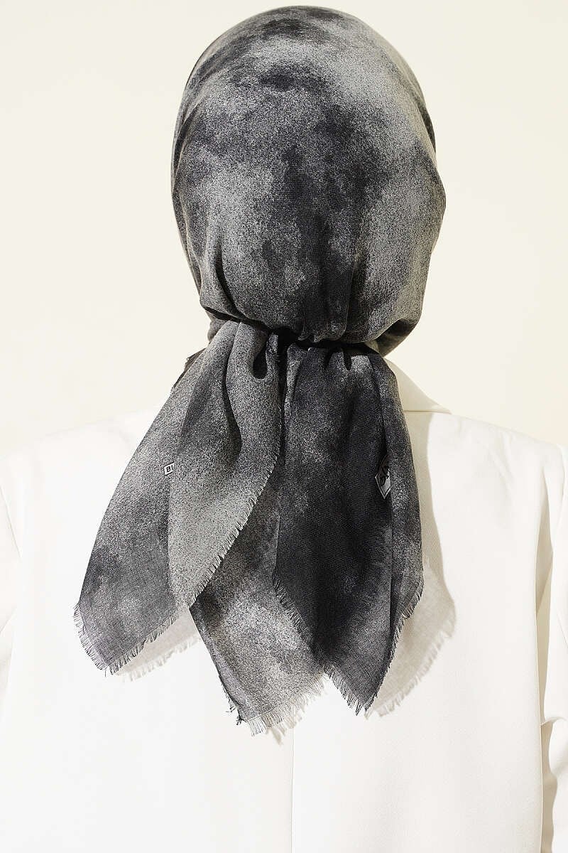 Batik Desen Soft Kraş Serisi Eşarp Füme