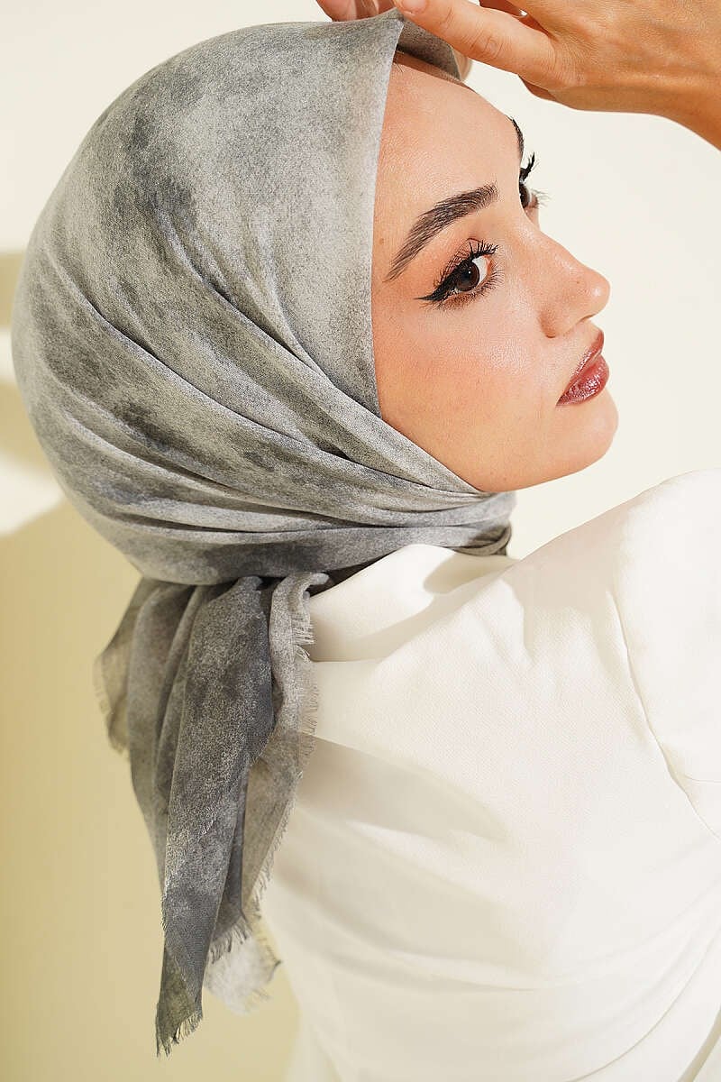 Batik Desen Soft Kraş Serisi Eşarp Gri