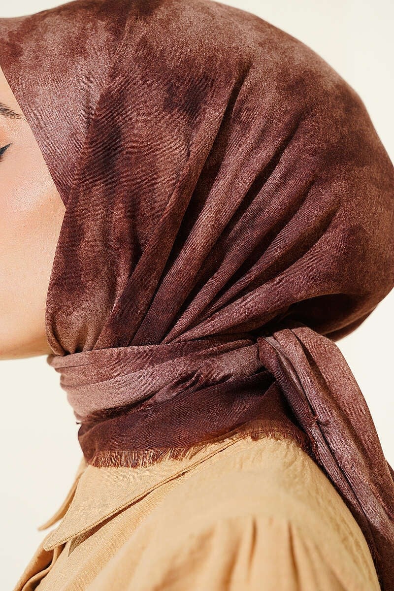 Batik Desen Soft Kraş Serisi Eşarp Kestane