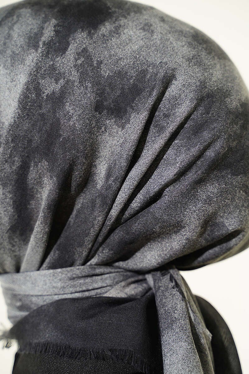 Batik Desen Soft Kraş Serisi Eşarp Siyah