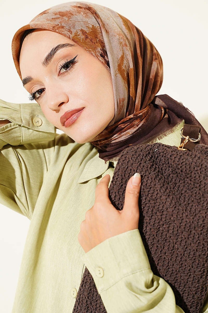 Batik Desenli Soft Eşarp Acı Kahve