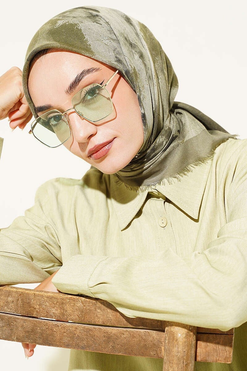 Batik Desenli Soft Eşarp Haki