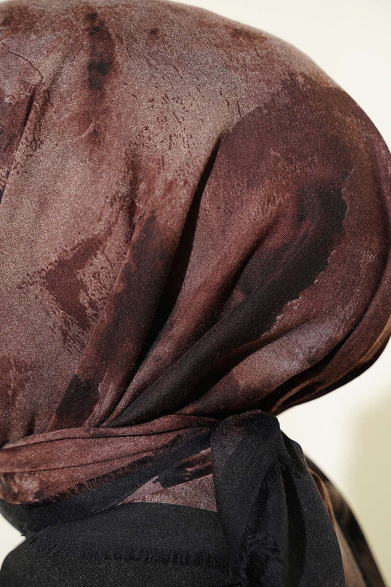 Batik Desenli Soft Eşarp Siyah Kahve