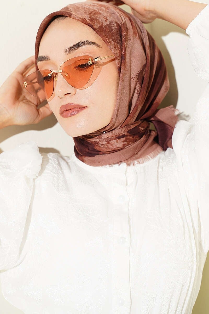 Batik Desenli Soft Eşarp Sütlü Kahve