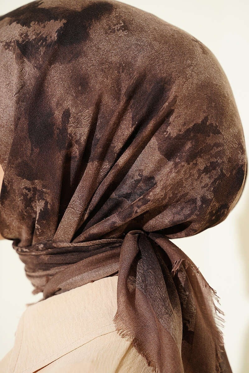 Batik Desenli Soft Eşarp Vizon