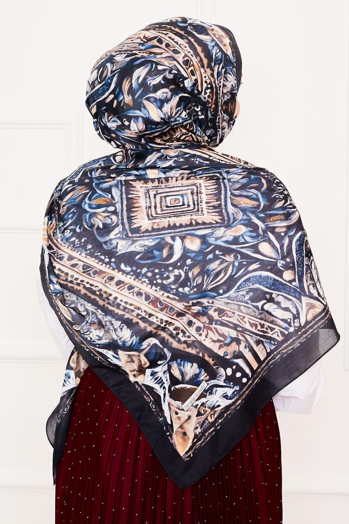 Batik Desenli Tesettür Şal 16