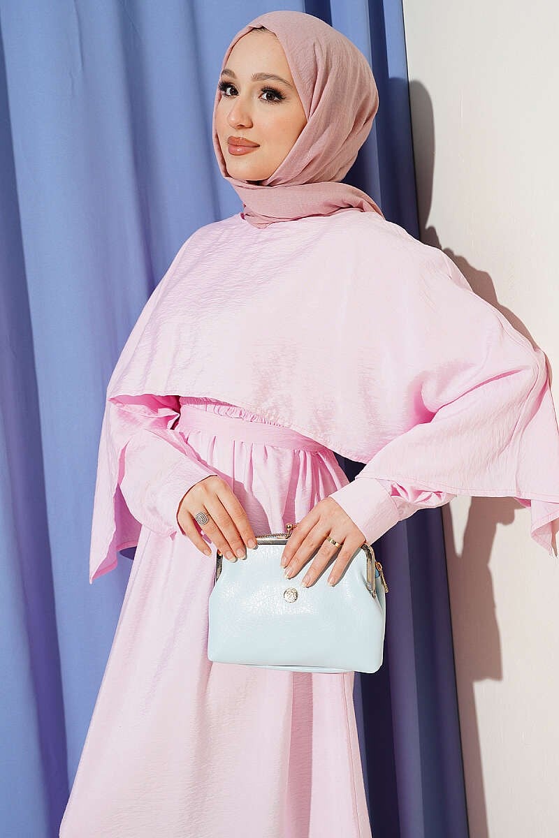 Bel Lastikli Kuşaklı Omuz Pelerinli Elbise Pembe