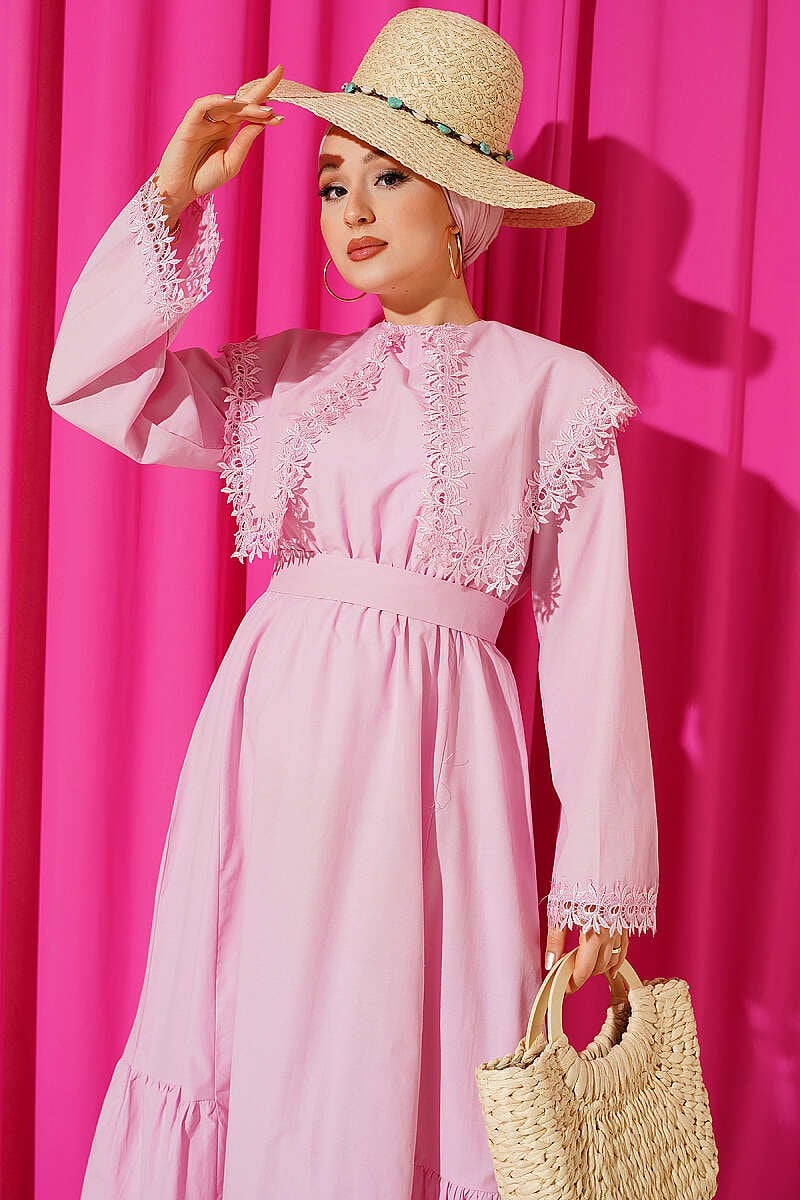 Bisiklet Yaka Güpür Detaylı Elbise Pembe