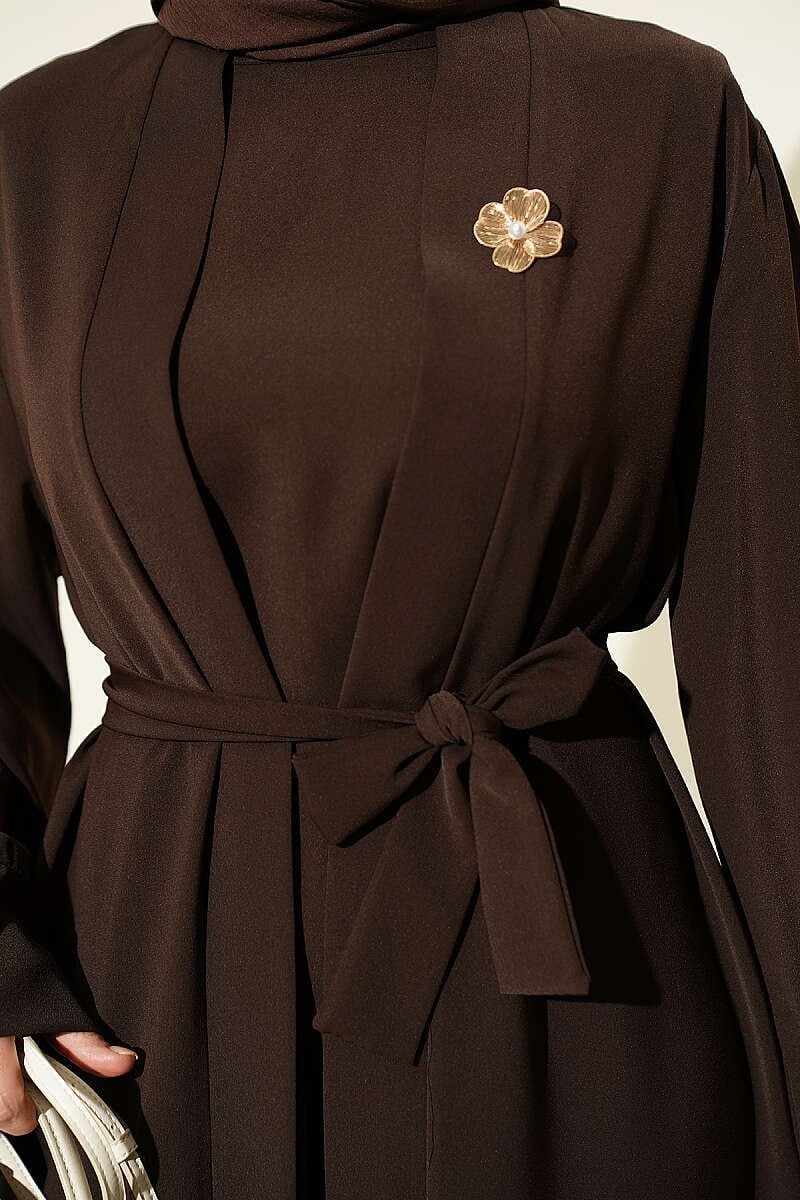 Broş Aksesuarlı Abaya Takım Kahve