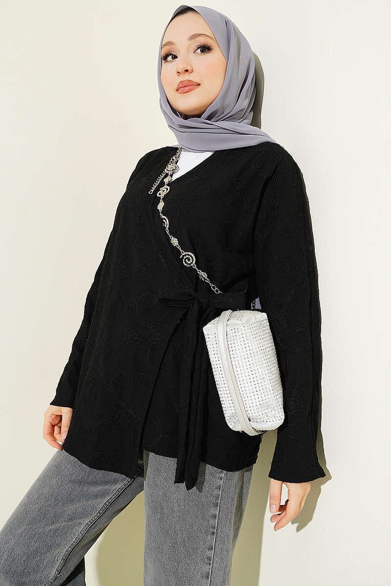Çiçek İşlemeli Bağlamalı Kimono Siyah