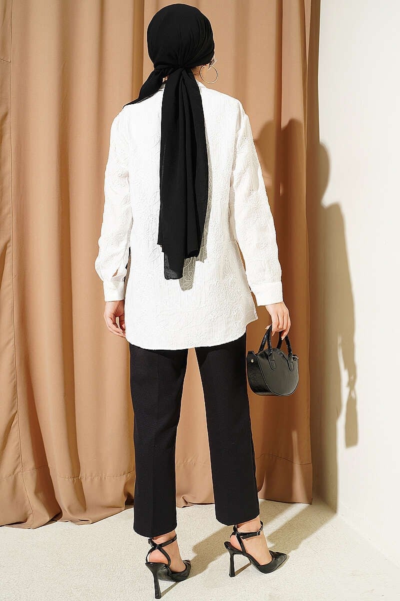 Çiçek Kabartmalı Basic Gömlek Ekru