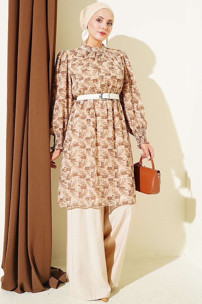 Dik Yaka Karışık Desen Şifon Tunik Camel