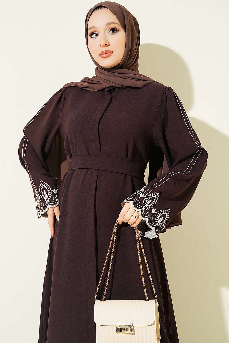 Kol Ucu Nakışlı Kuşaklı Abaya Kahve