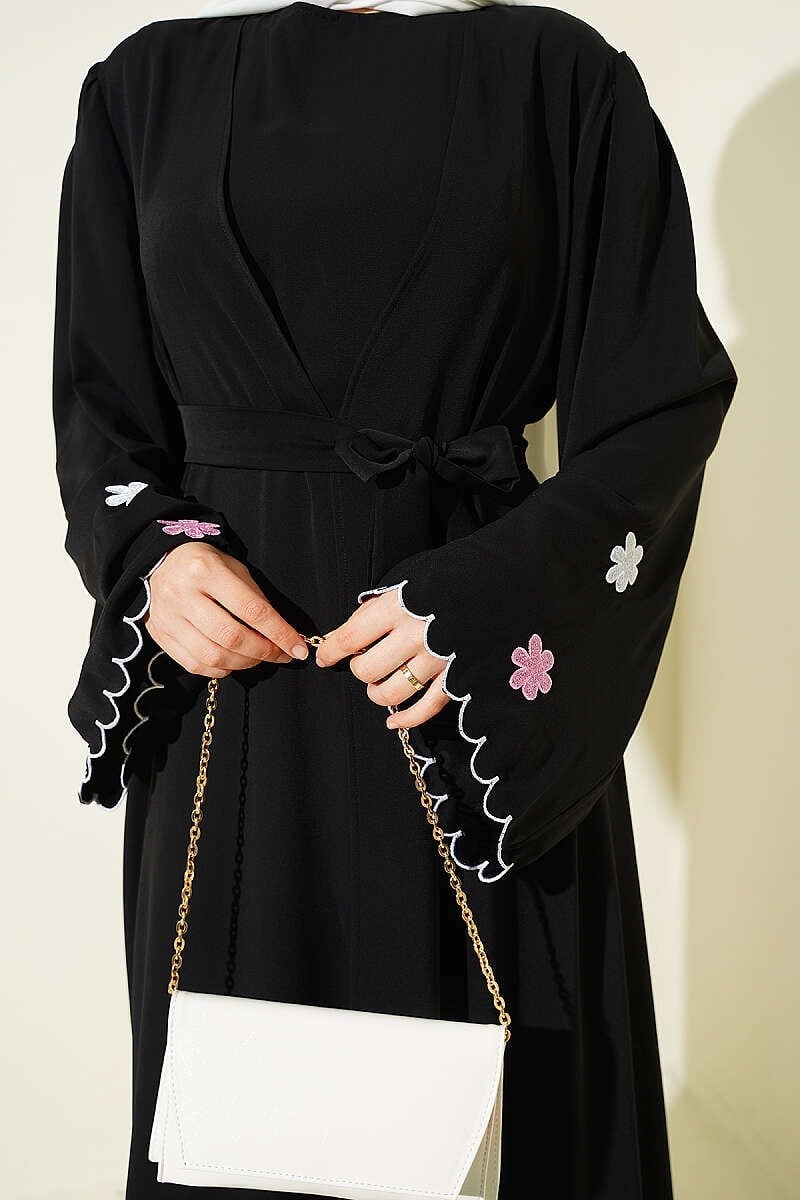 Kolları Çiçek Nakışlı Abaya Siyah