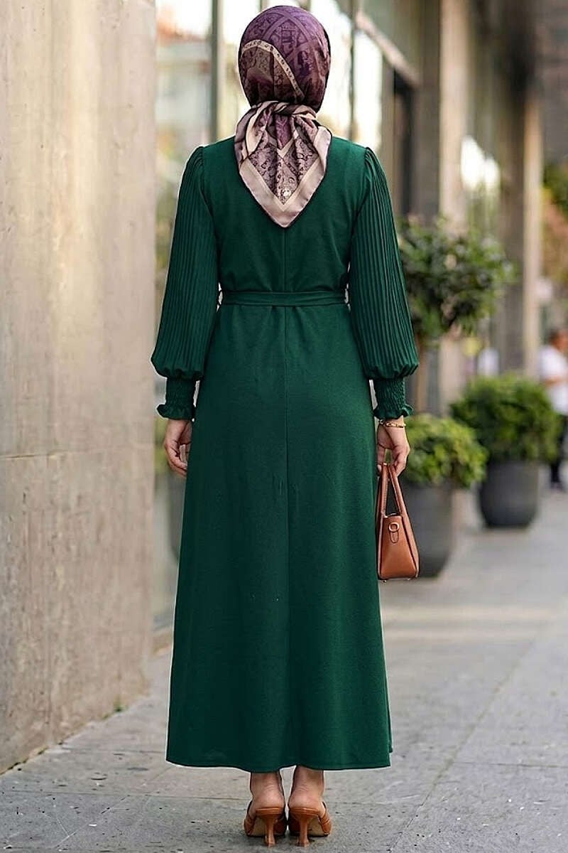 Kolları Pliseli Kuşaklı Elbise Zümrüt