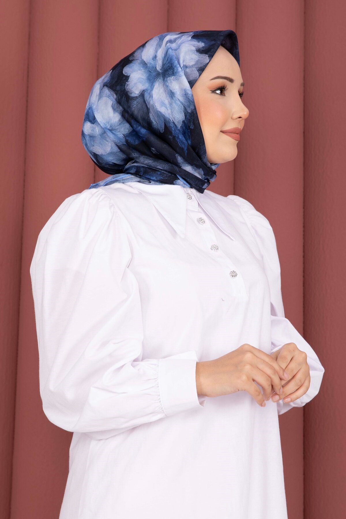 Lotus Çiçek Desenli Eşarp Serisi Saks