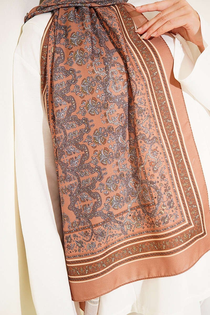 Minik Çiçek Motifli Soft Şal Camel