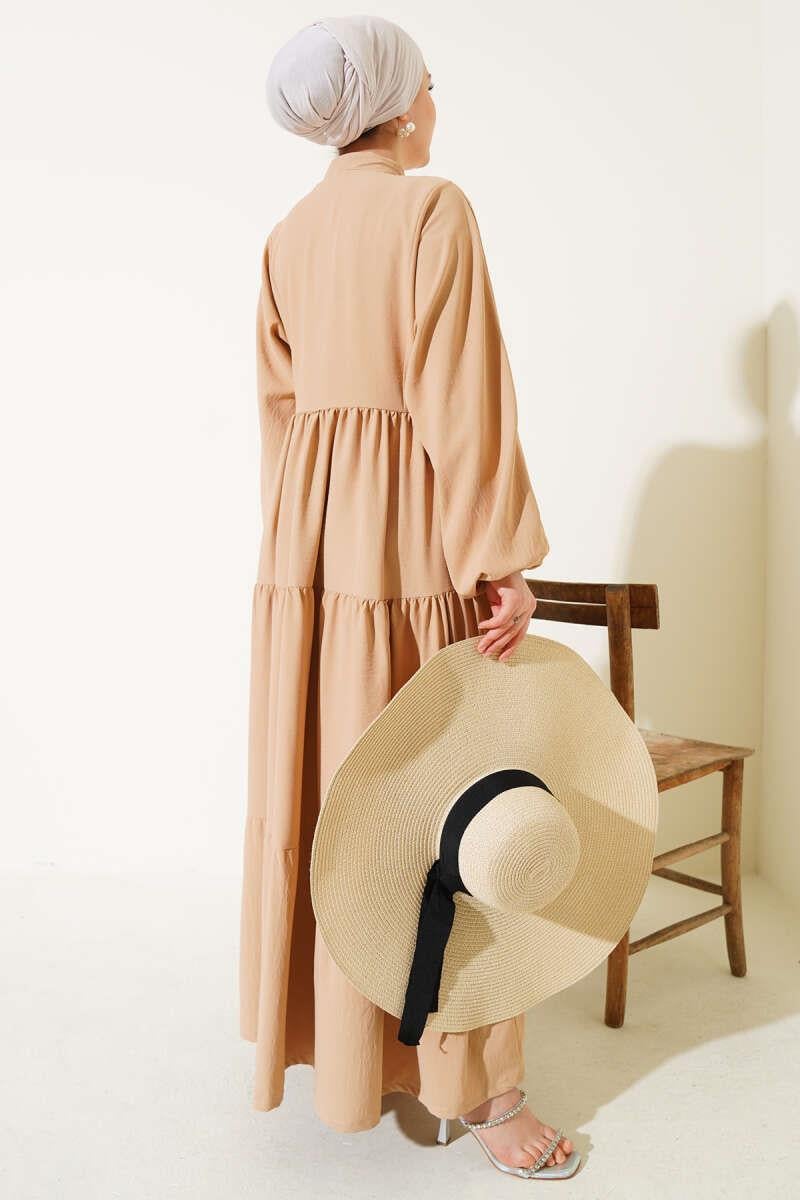 Önü Düğmeli Kat Kat Basic Elbise Latte