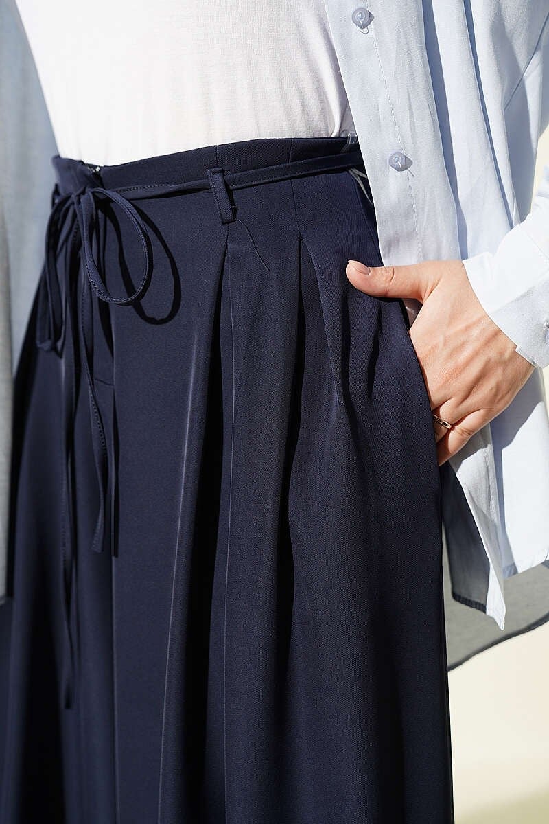 Pile Detaylı İp Bağcıklı Pantolon Lacivert