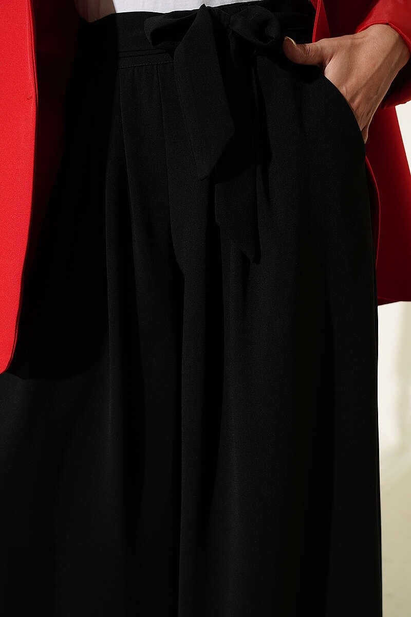Pileli Detaylı Bol Paça Kumaş Pantolon Siyah