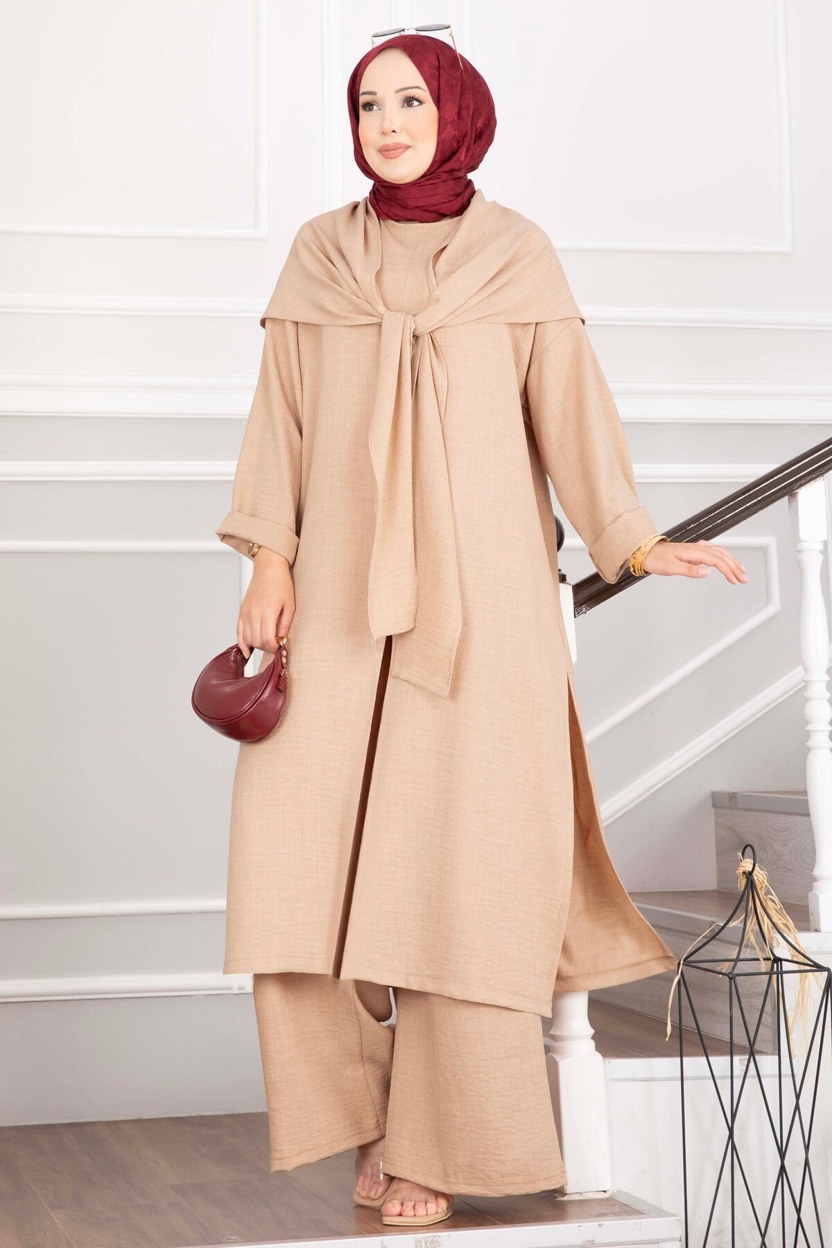 Şal Detaylı Yırtmaçlı Üçlü Takım Camel
