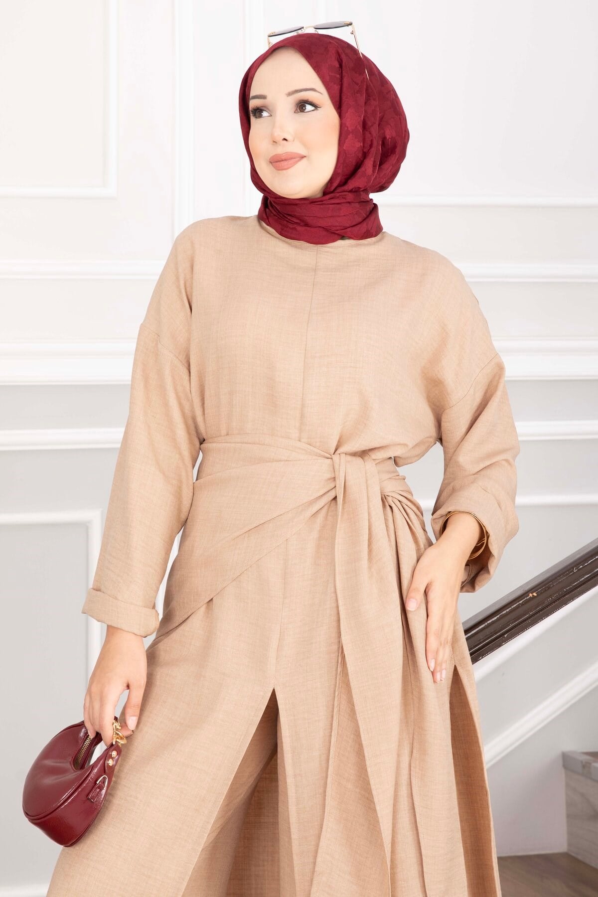 Şal Detaylı Yırtmaçlı Üçlü Takım Camel