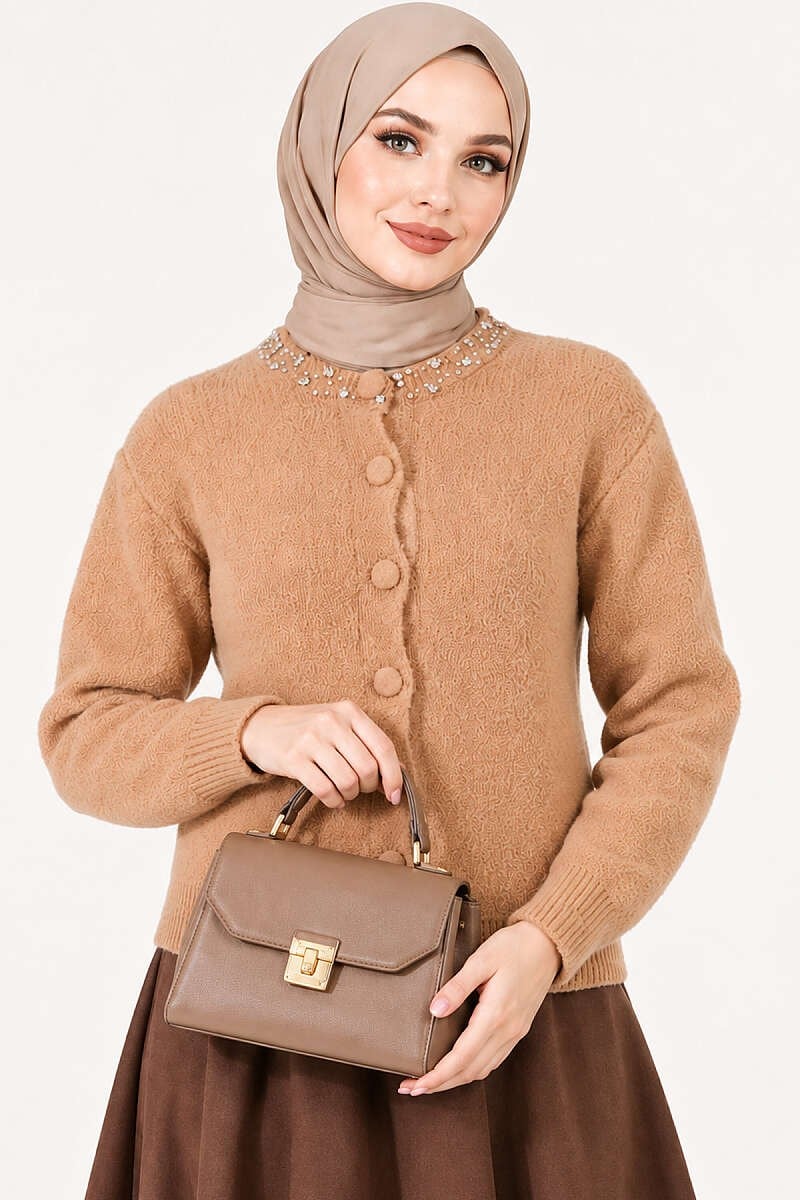 Yakası Taş Detaylı Sakallı Hırka Latte