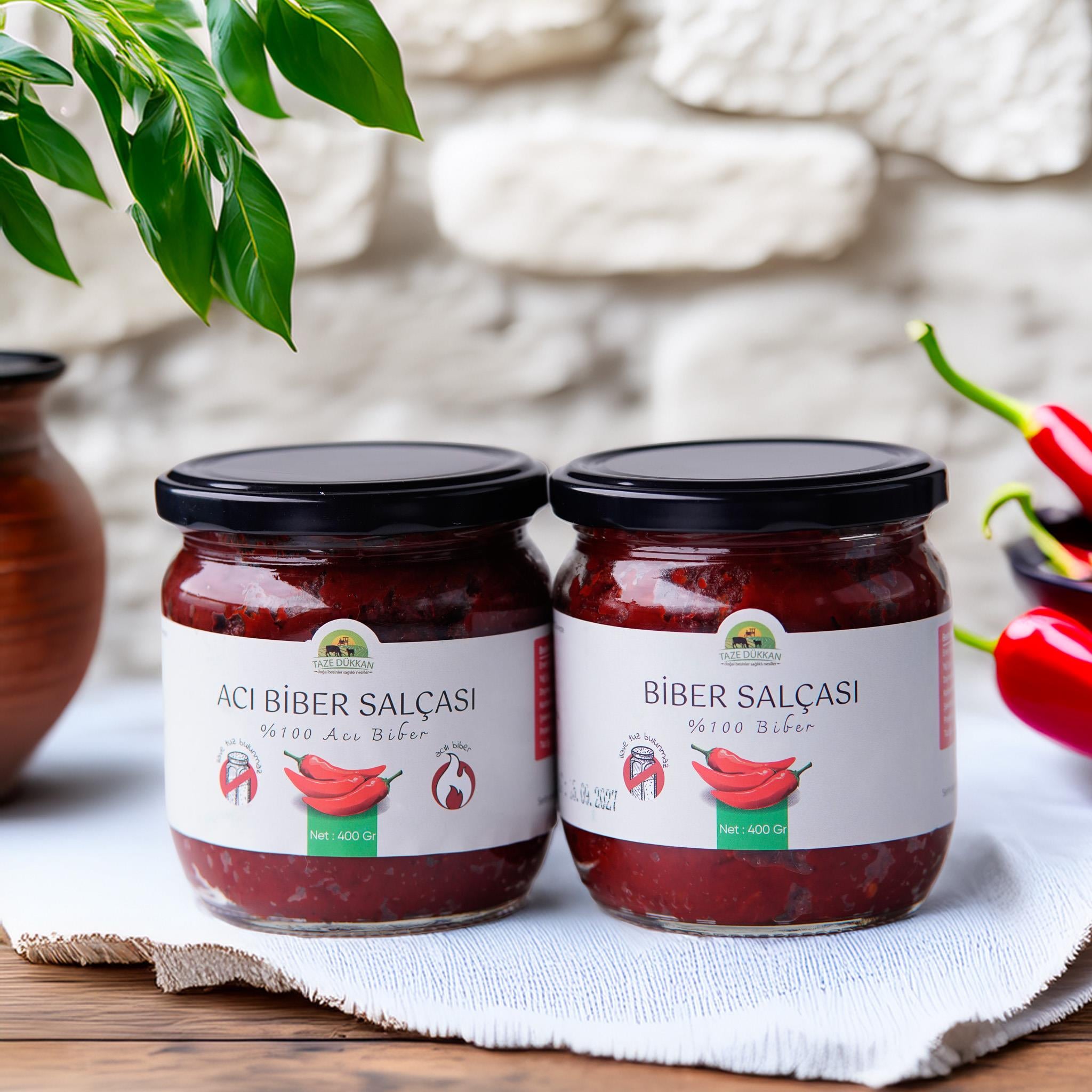Biber Salçası ve Acı Biber Salçası Set