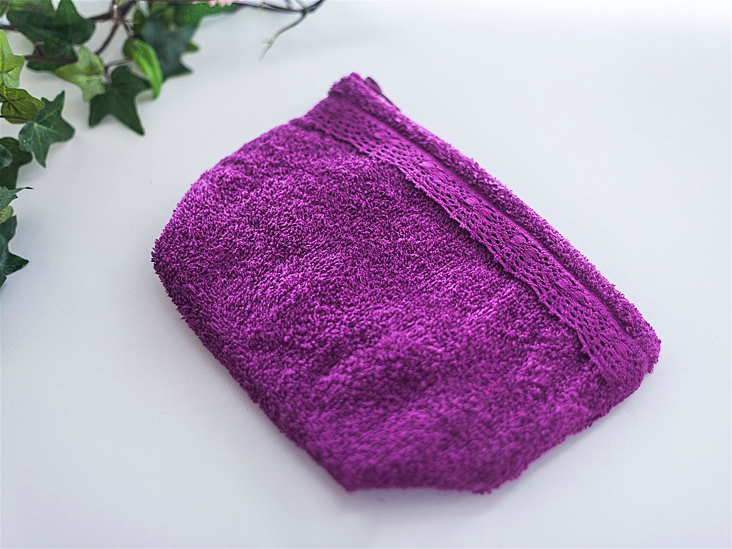 Bety Bobbin Laced  . Violet