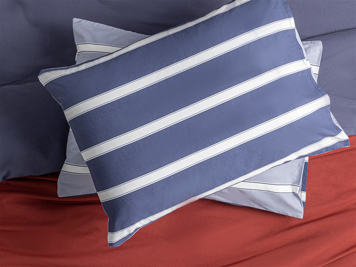 Bold Stripe 57 Tel / 144 Numărul de fir 2 set 50x70 cm Albastru