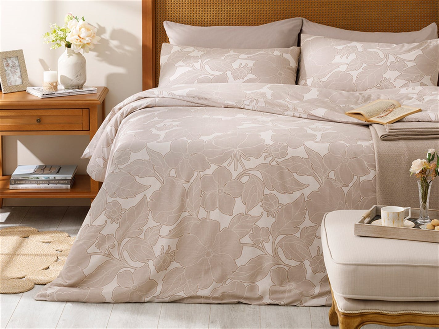 Chic Magnolia 52 Tel / 132 Numărul de fir Persoană dublă 200x220 cm Burgundia-gri