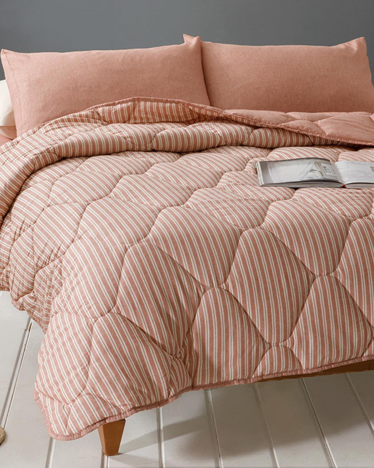 Comfy Stripe Fire Vopsite Single Set Dormit 160x220 cm Scorțișoară