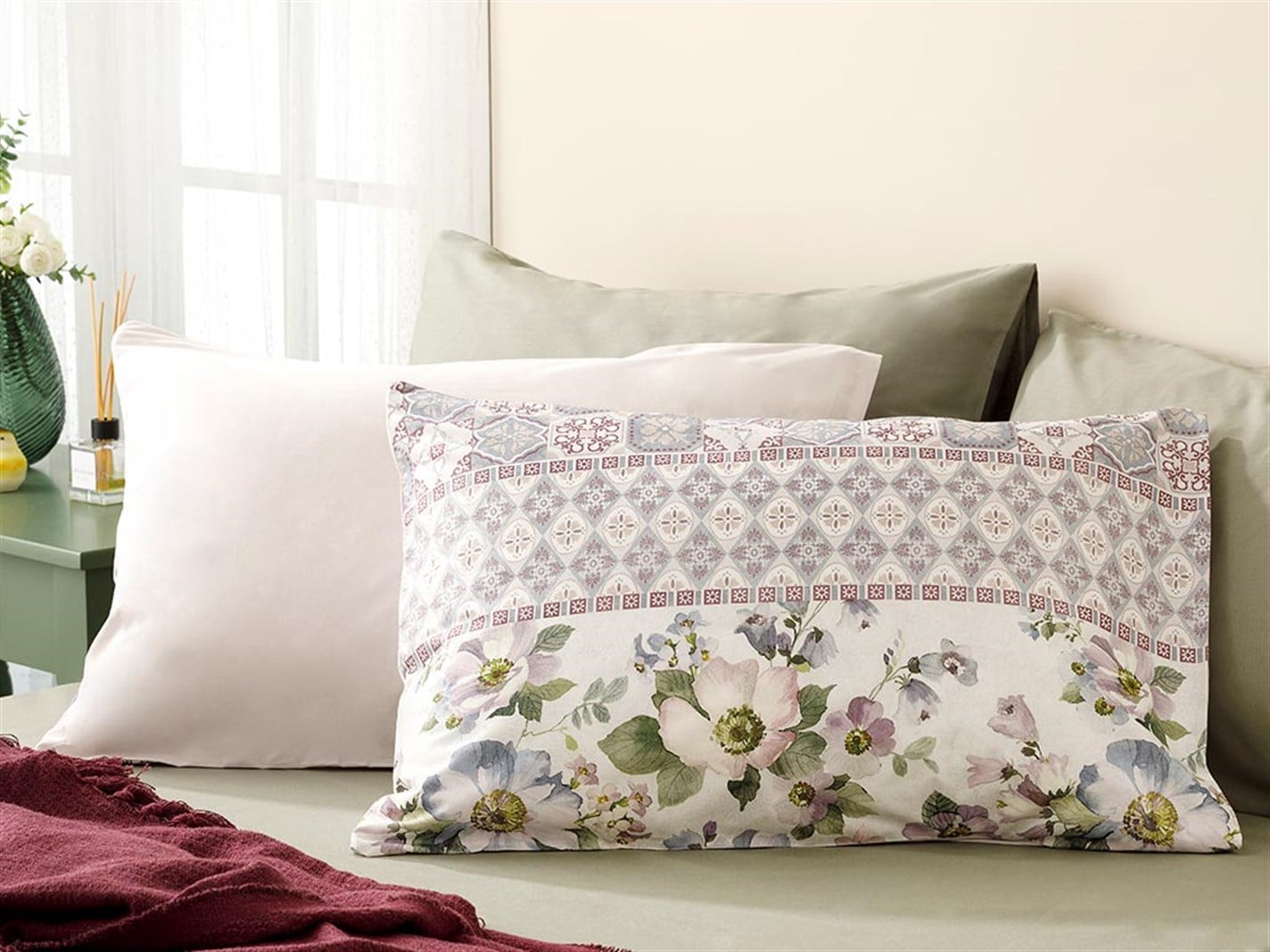 dale 57 Tel / 144 Numărul de fir 2 set 50x70 cm Liliac.