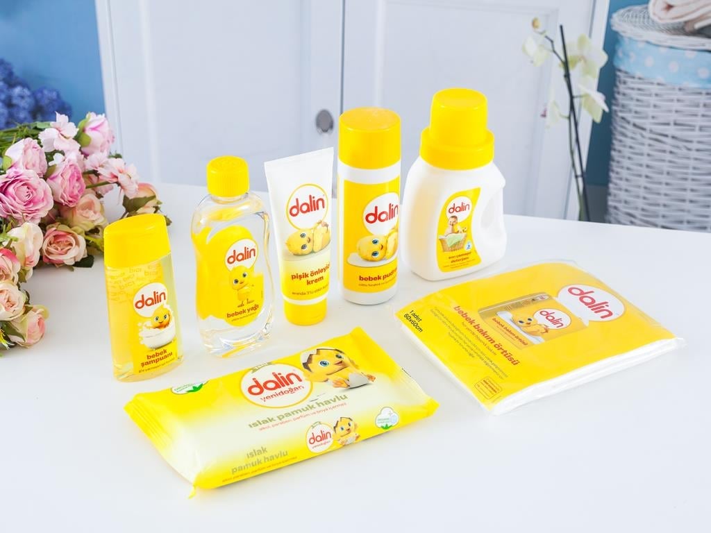 Dalin  Cu cutie  SETDE ÎNGRIJIRE PEN Yellow.