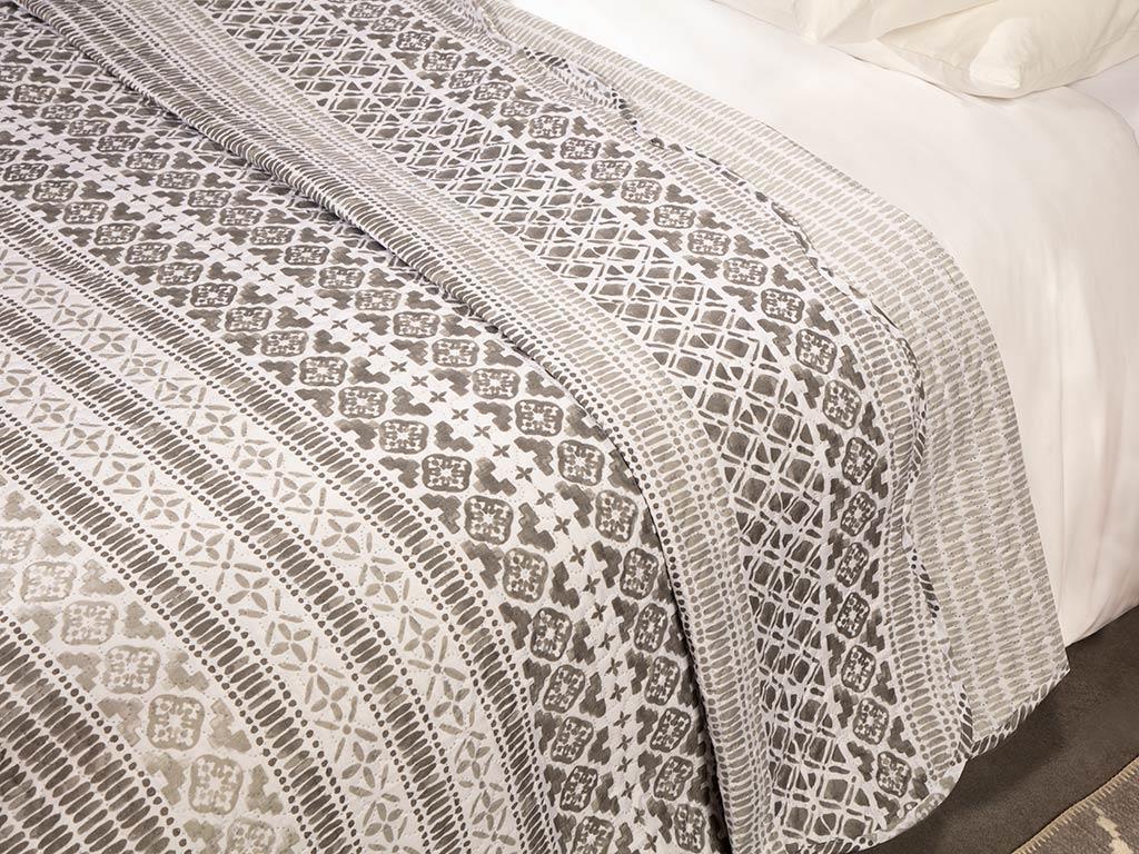Diamant etnic Pentru o persoana  CUVERTURĂ DE PAT MU 160x220 cm Сиво