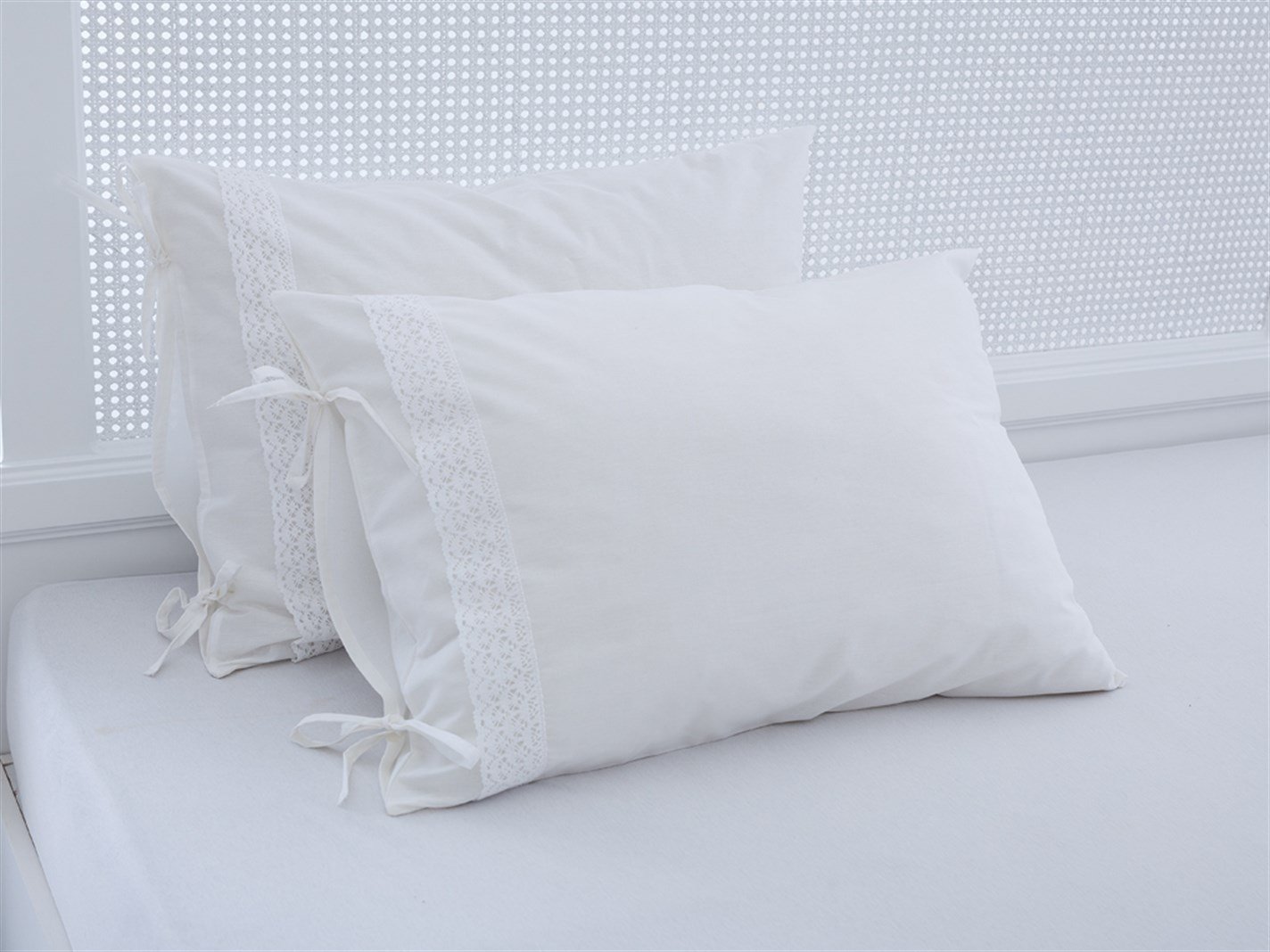 Enya Bobbin Laced 2 set 50x70 cm Alb