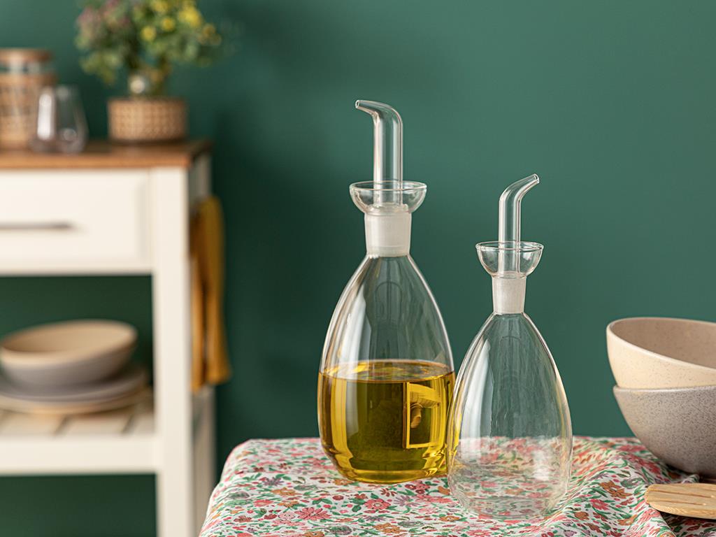 Esther Borosilicate Glass Oil Cup 750 ml Transparent