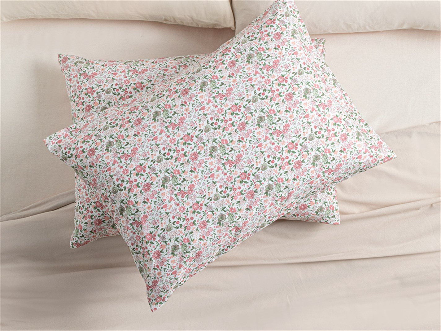 Flower Joy 57 Tel / 144 Numărul de fir 2 set 50x70 cm Roz