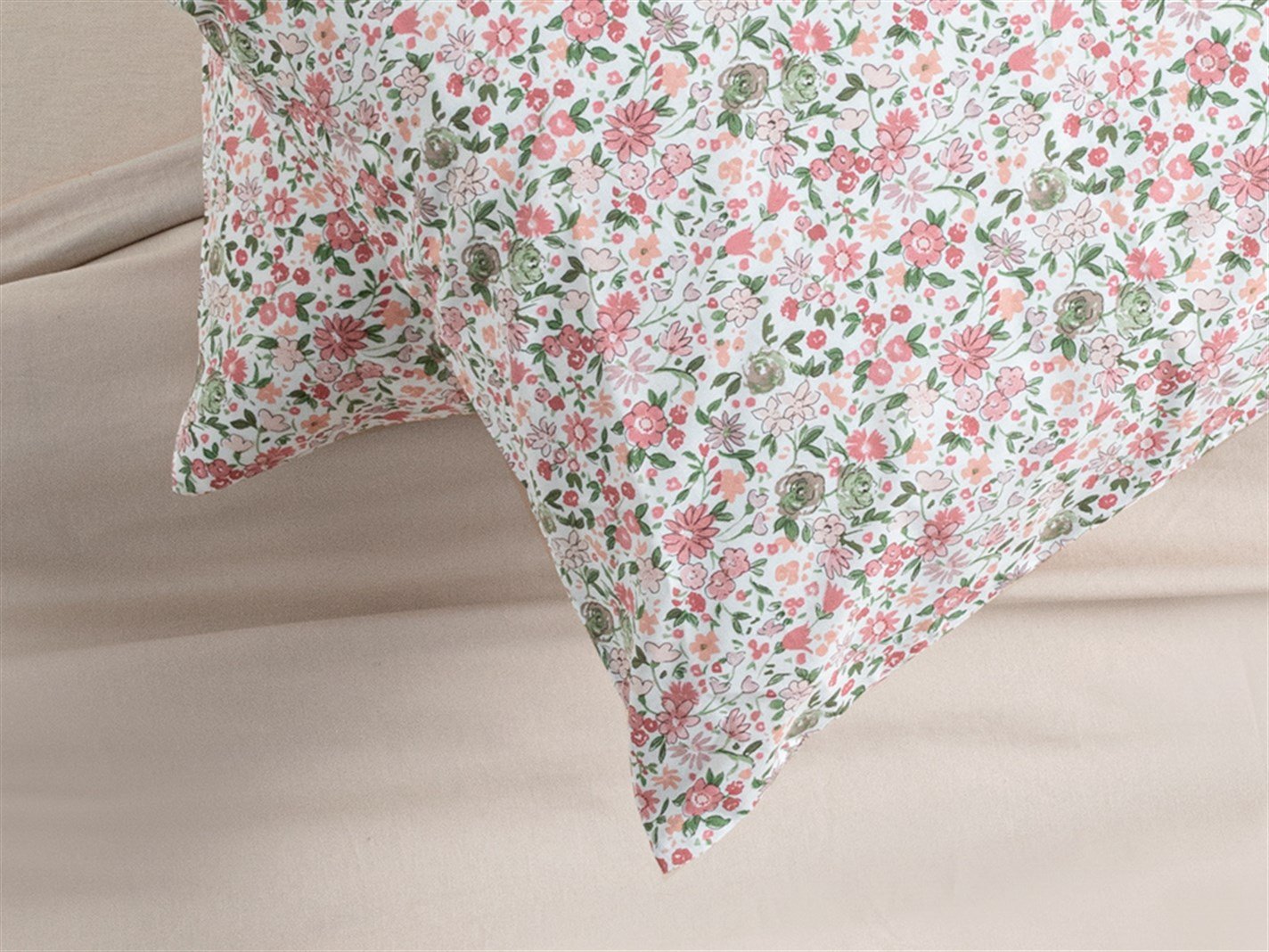 Flower Joy 57 Tel / 144 Numărul de fir 2 set 50x70 cm Roz